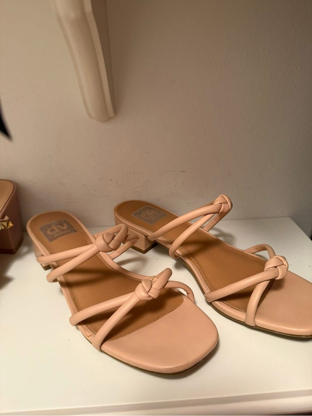 Womens  Dolce Vita Nude Knot-Strap Low Heel Sandals Sz 6